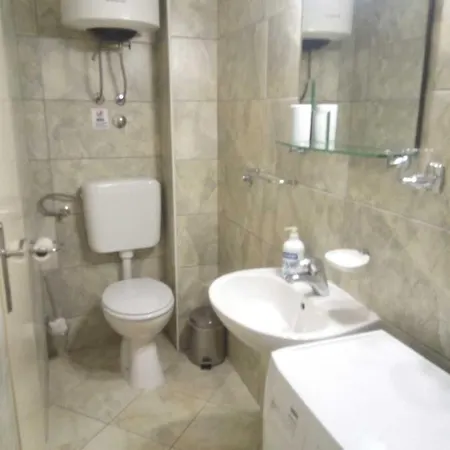 Sunny P Apartment Primosten