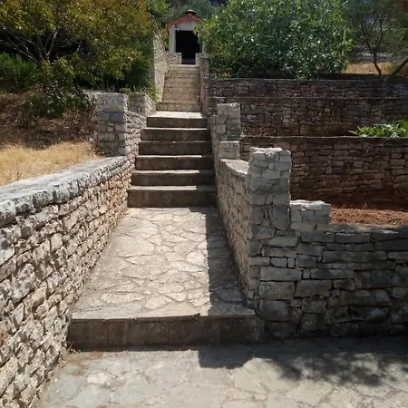 Sunny P Apartment Primosten